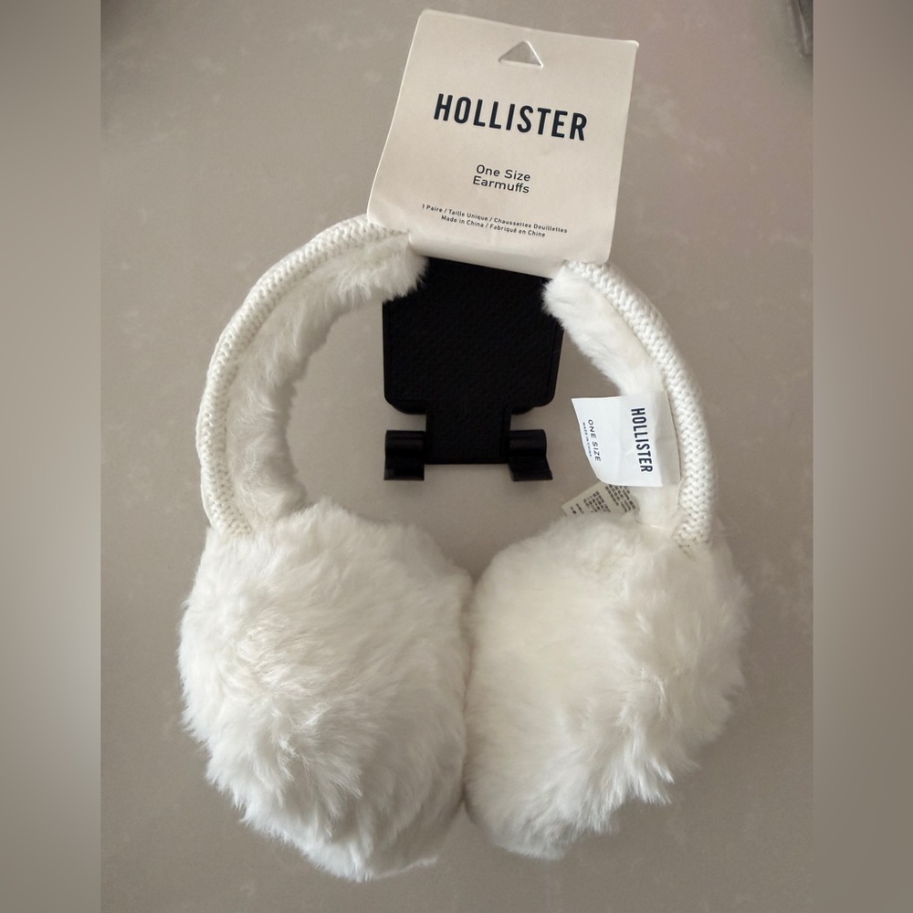 Hollister Winter Snow Ear Muffs Faux Fur Warm Fluffy Soft White Cable Knit - New